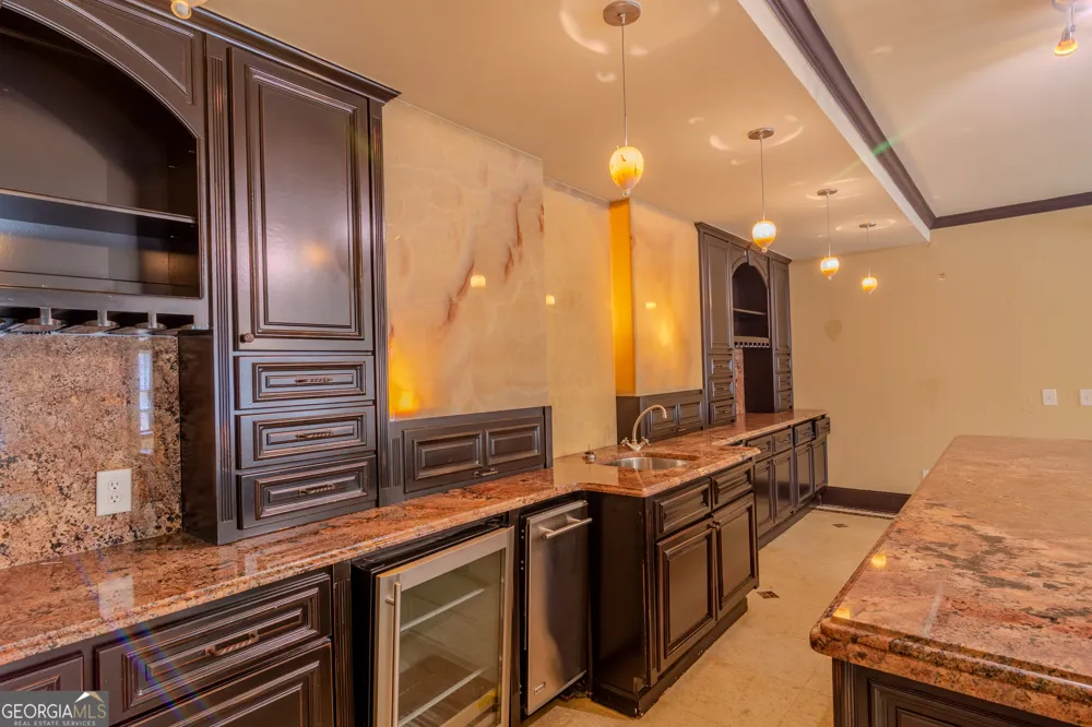 818 Natchez Valley TRCE Grayson, GA 30017
