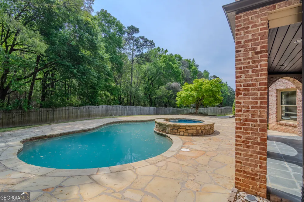 818 Natchez Valley TRCE Grayson, GA 30017