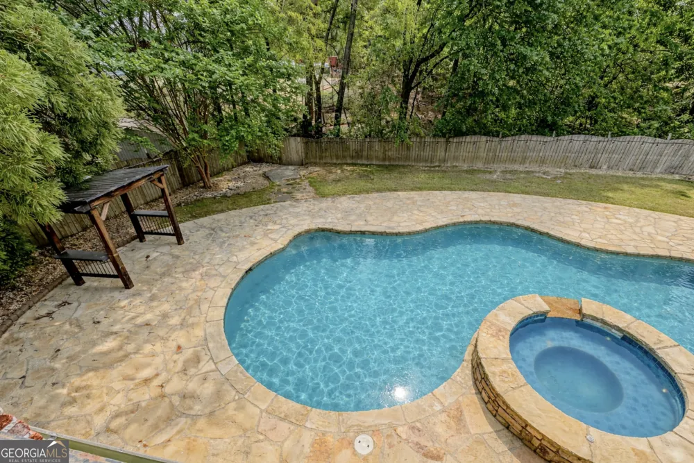 818 Natchez Valley TRCE Grayson, GA 30017