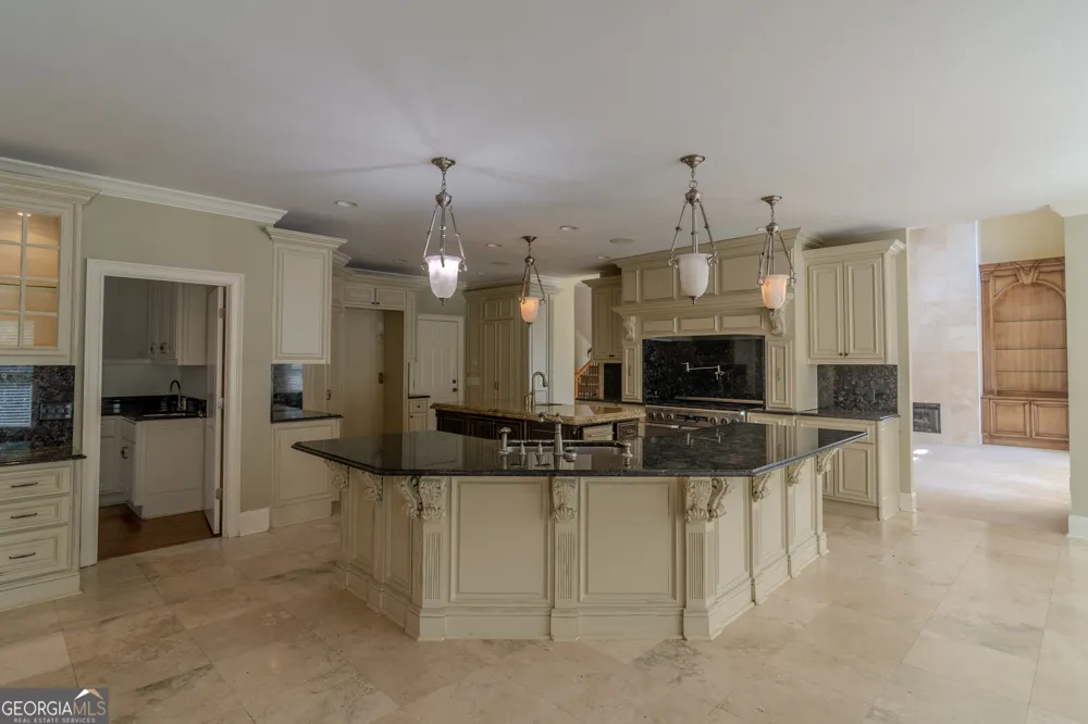 818 Natchez Valley TRCE Grayson, GA 30017