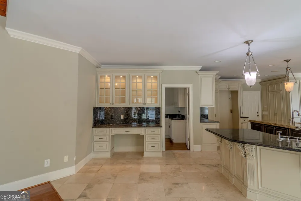 818 Natchez Valley TRCE Grayson, GA 30017