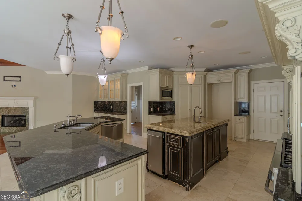 818 Natchez Valley TRCE Grayson, GA 30017