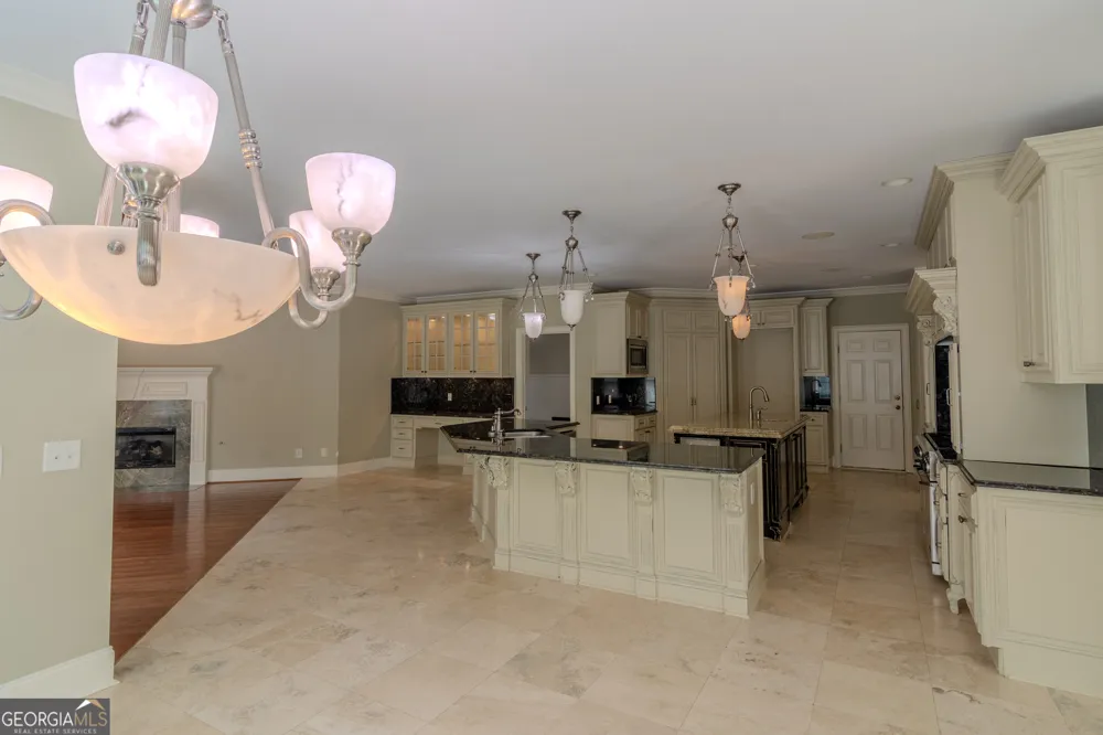 818 Natchez Valley TRCE Grayson, GA 30017