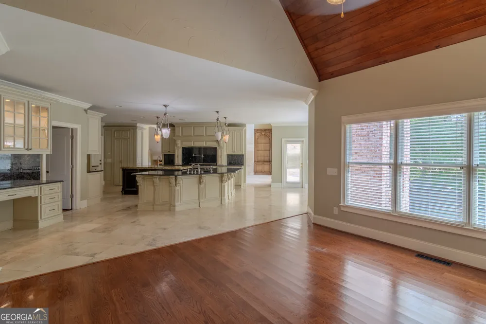 818 Natchez Valley TRCE Grayson, GA 30017