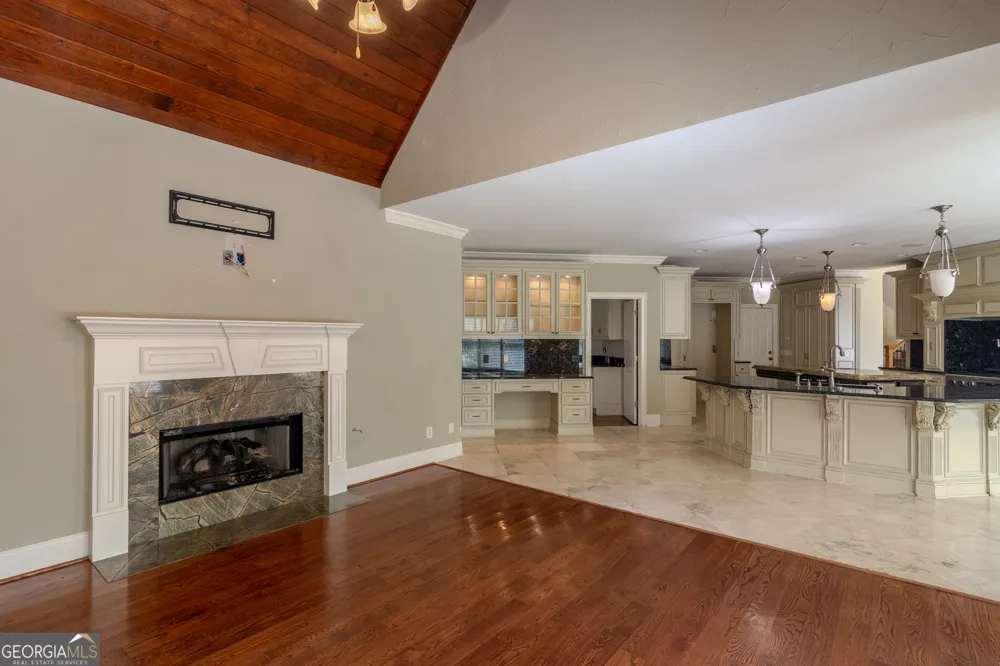 818 Natchez Valley TRCE Grayson, GA 30017