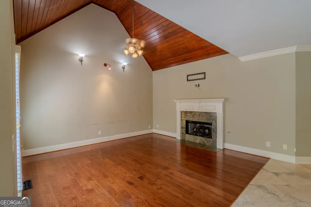 818 Natchez Valley TRCE Grayson, GA 30017