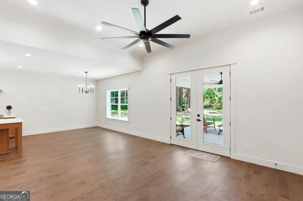 45 Dutchmans Cove RD Midway, GA 31320