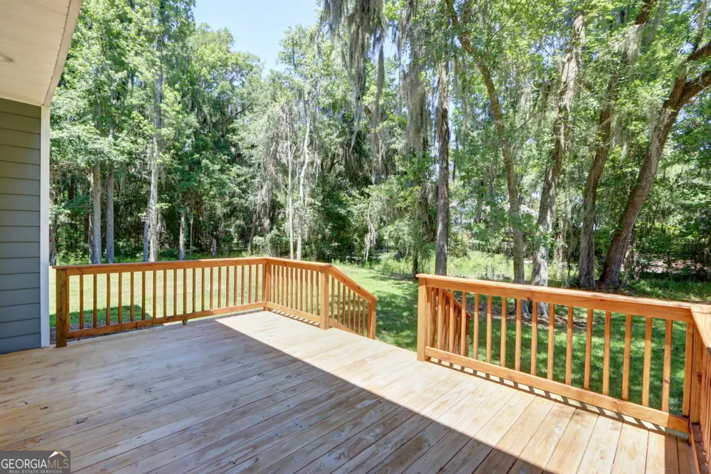 91 Sir Edward Teach RD Midway, GA 31320