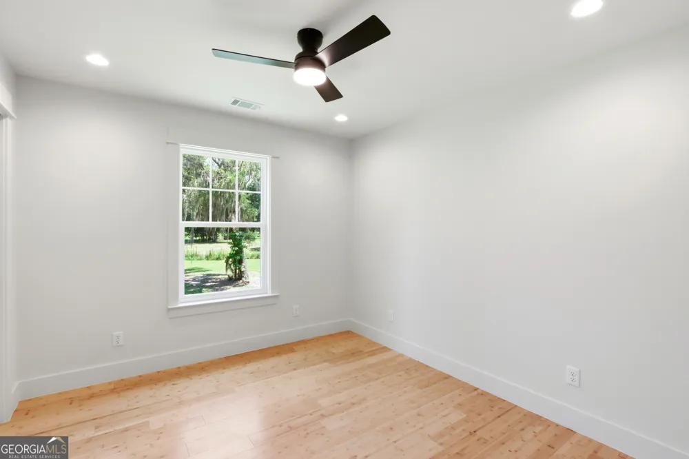 91 Sir Edward Teach RD Midway, GA 31320