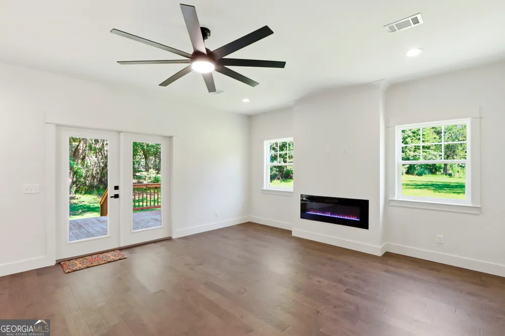 91 Sir Edward Teach RD Midway, GA 31320