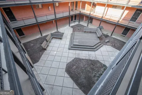 250 Little ST