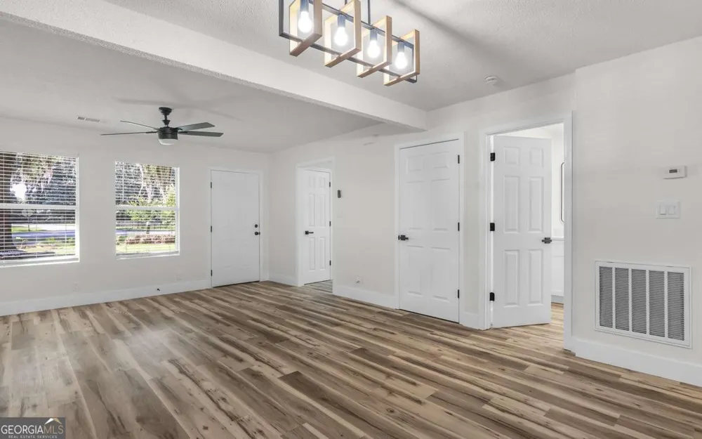 539 Pine AVE Midway, GA 31320