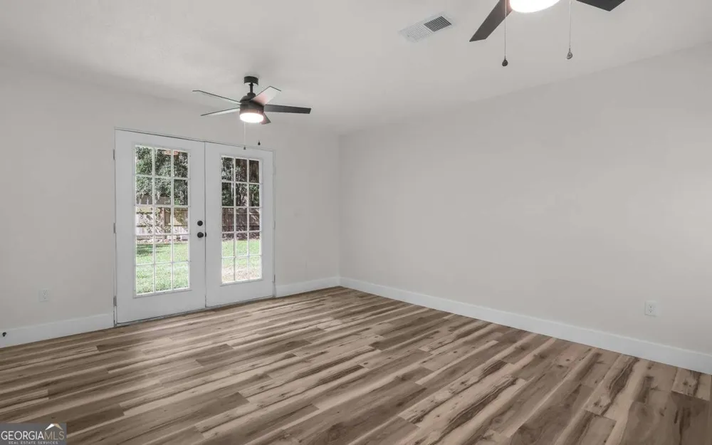 539 Pine AVE Midway, GA 31320