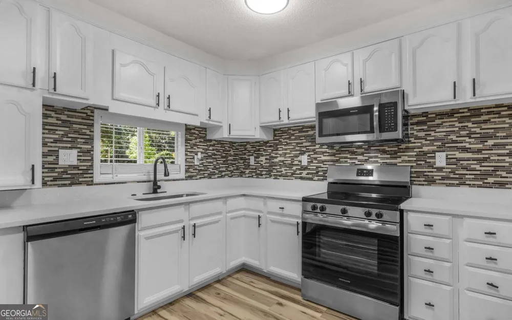 539 Pine AVE Midway, GA 31320