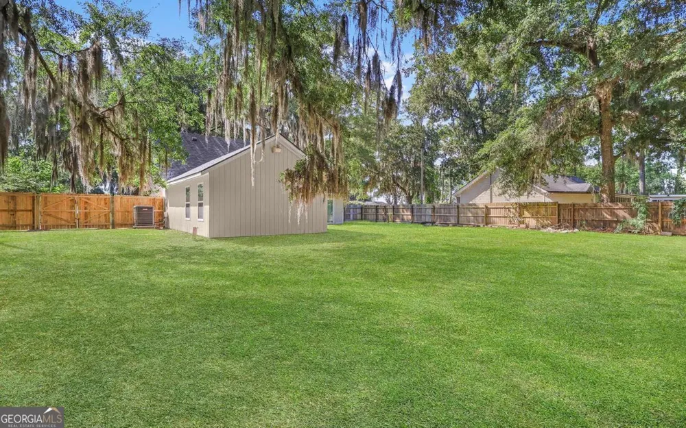 539 Pine AVE Midway, GA 31320