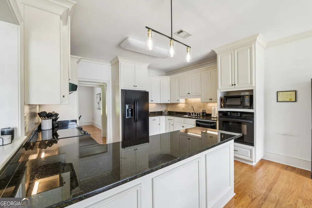 115 Lakeshore CT NE Milledgeville, GA 31061