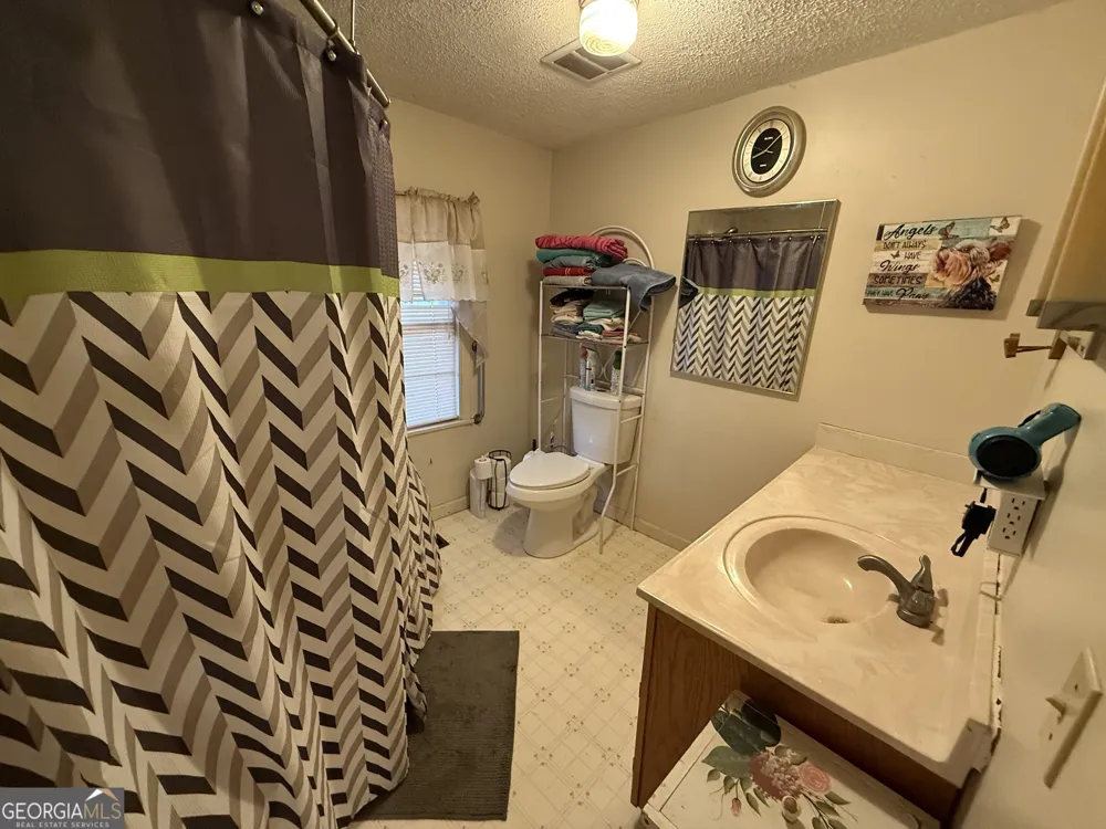 1769 Payne RD Rentz, GA 31075