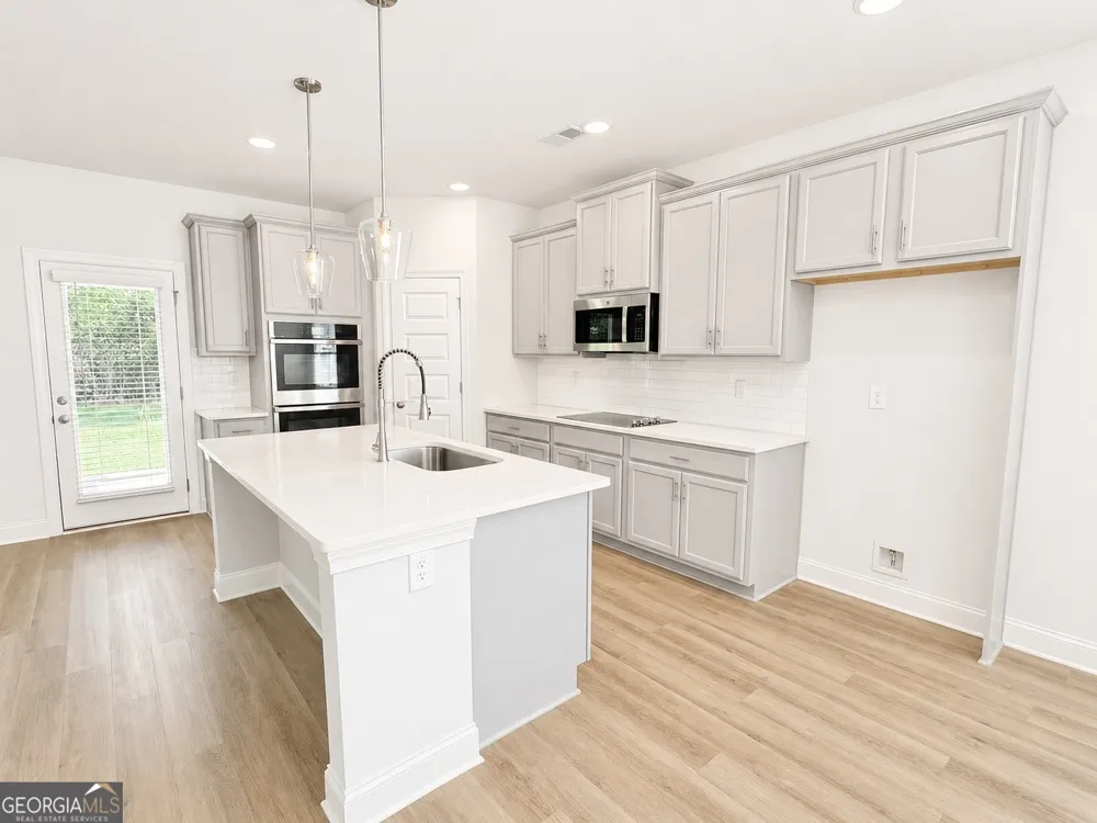 909 Nora Eloise DR Bonaire, GA 31005