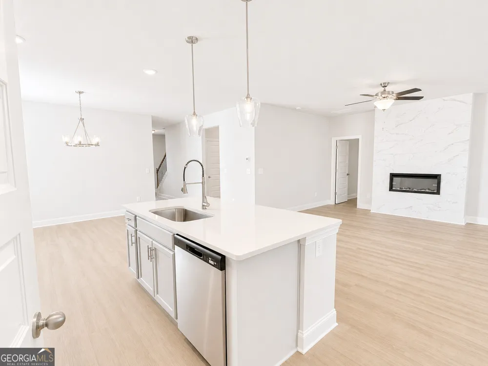 909 Nora Eloise DR Bonaire, GA 31005