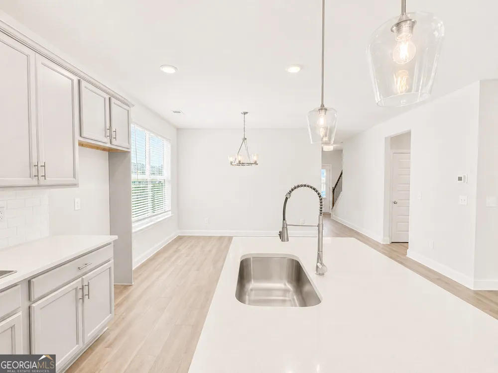 909 Nora Eloise DR Bonaire, GA 31005