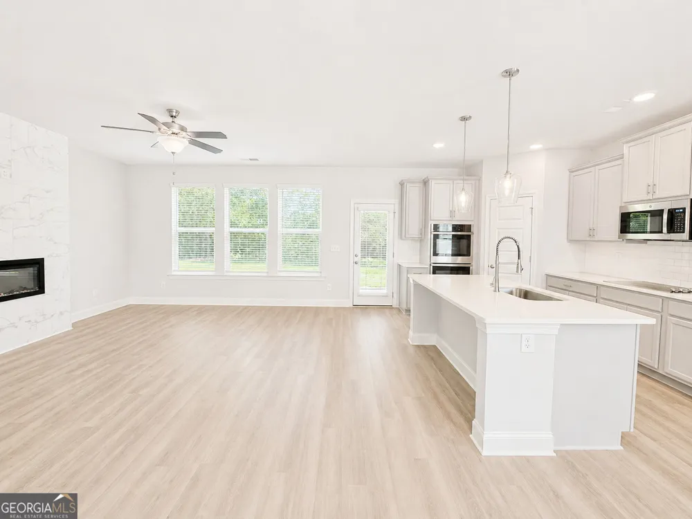 909 Nora Eloise DR Bonaire, GA 31005