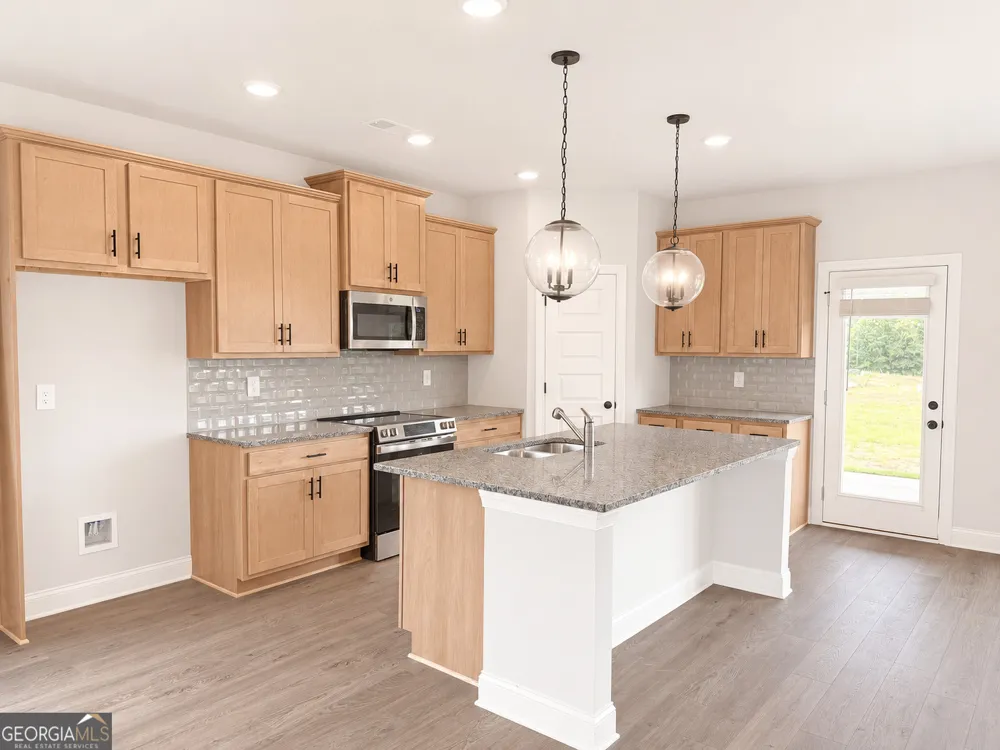 909 Nora Eloise DR Bonaire, GA 31005