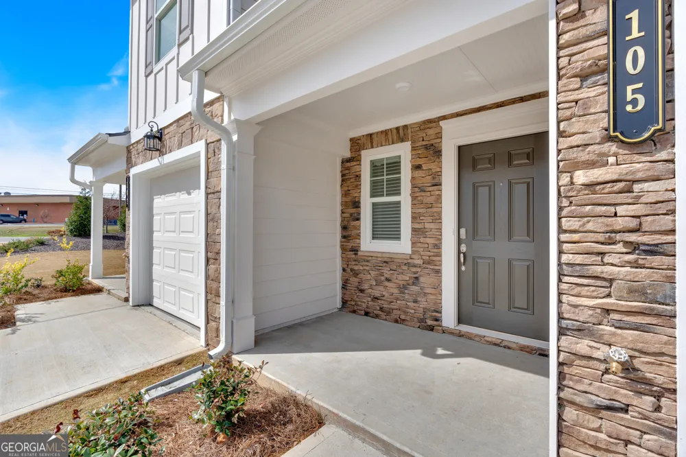 105 Village Green DR Adairsville, GA 30103