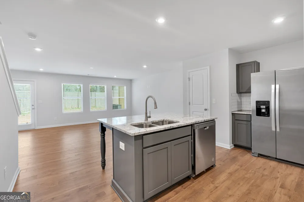 105 Village Green DR Adairsville, GA 30103