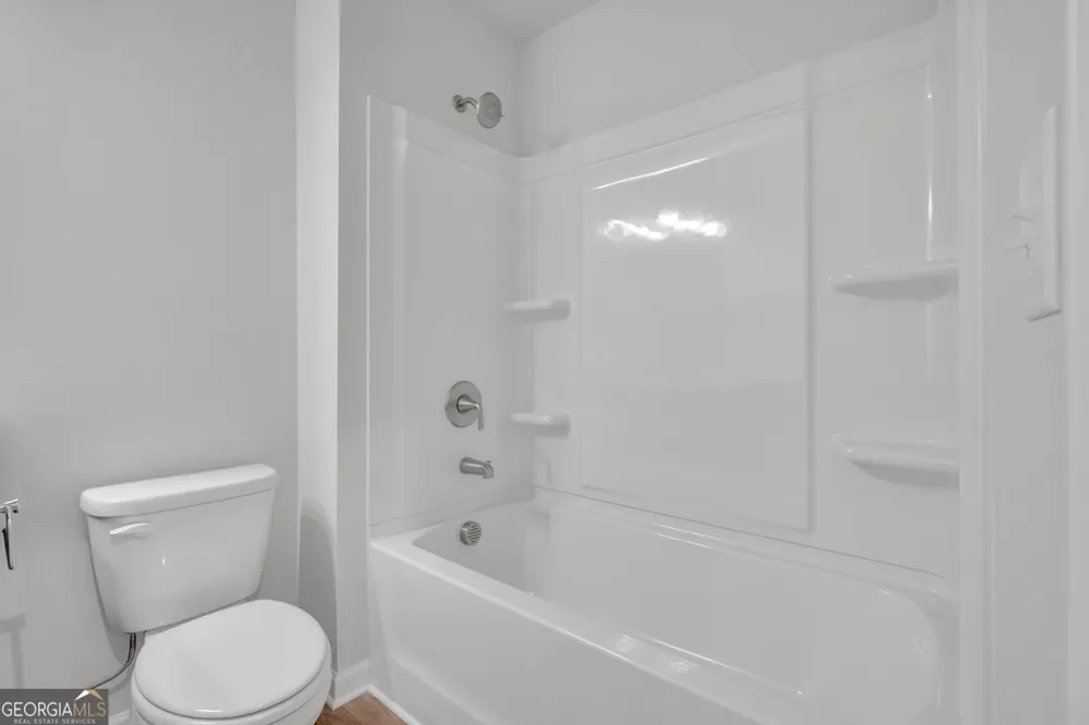 105 Village Green DR Adairsville, GA 30103
