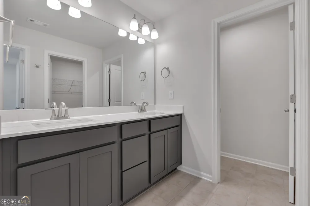 105 Village Green DR Adairsville, GA 30103