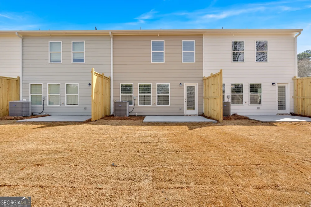 105 Village Green DR Adairsville, GA 30103
