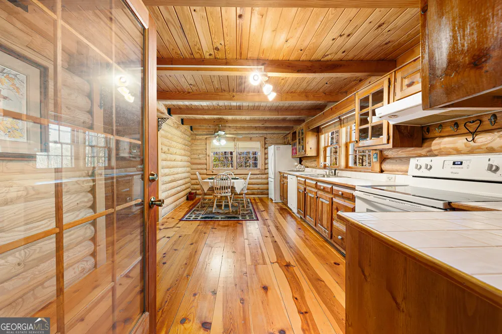 451 Pinecrest RD Sautee Nacoochee, GA 30571