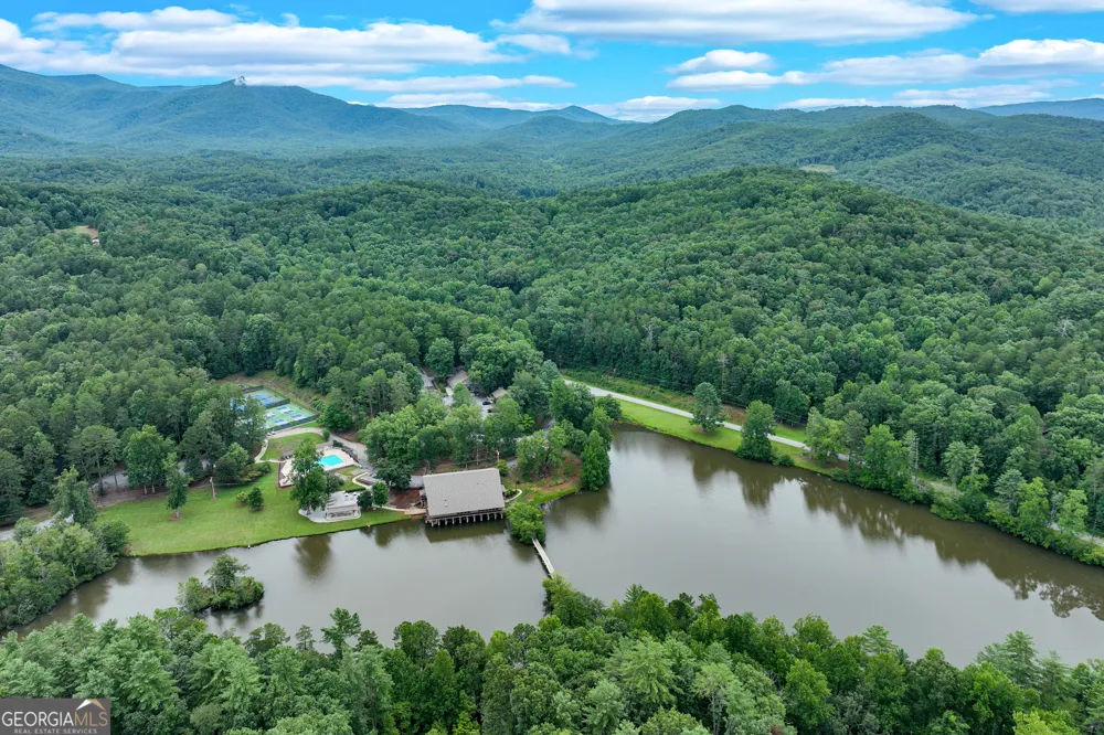 451 Pinecrest RD Sautee Nacoochee, GA 30571