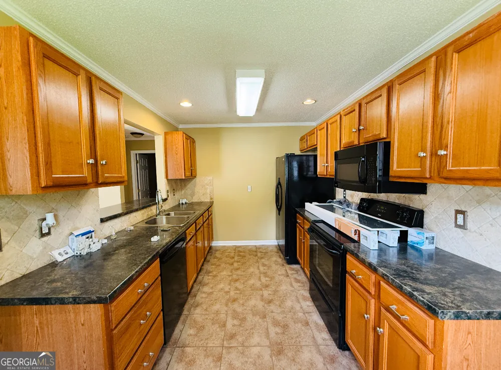 153 Crest Pointe Bremen, GA 30110