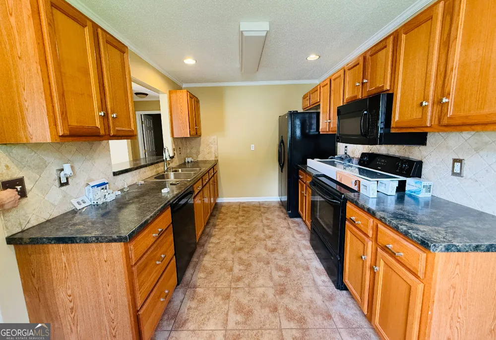 153 Crest Pointe Bremen, GA 30110