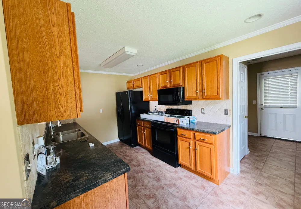 153 Crest Pointe Bremen, GA 30110