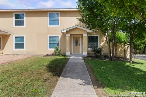 210 E Broadview