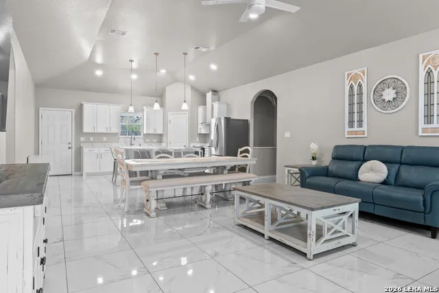 8116 Ventura Selma, TX 78154