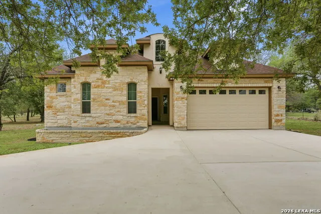 306 County Road 6876 Natalia, TX 78059