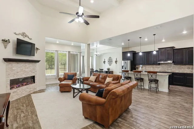 306 County Road 6876 Natalia, TX 78059