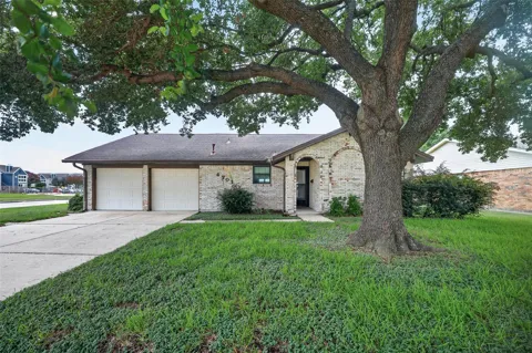 4701 Crepe Myrtle Lane