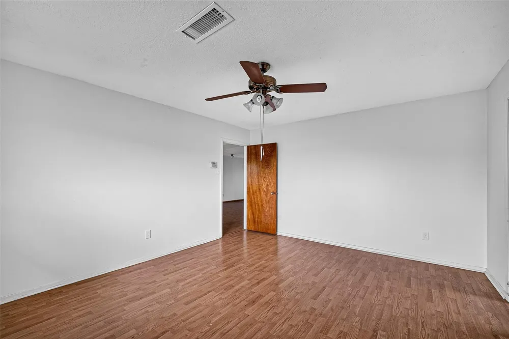 4701 Crepe Myrtle Lane Pasadena, TX 77505
