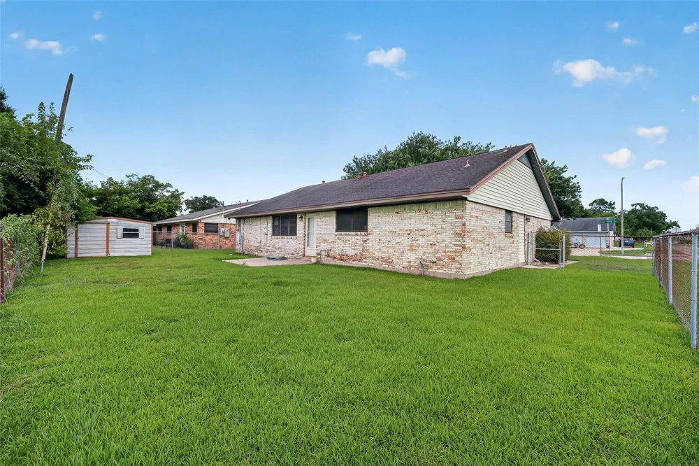 4701 Crepe Myrtle Lane Pasadena, TX 77505