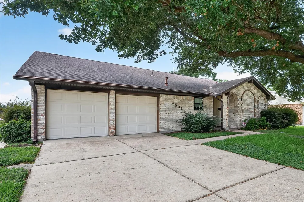 4701 Crepe Myrtle Lane Pasadena, TX 77505