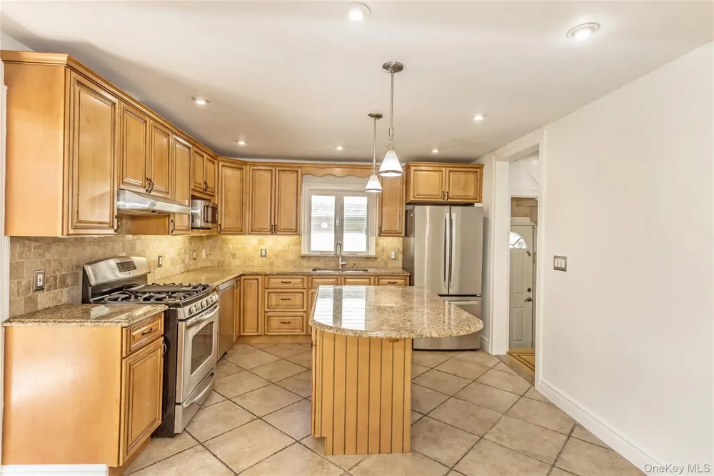 104 Sheridan Avenue Williston Park, NY 11596