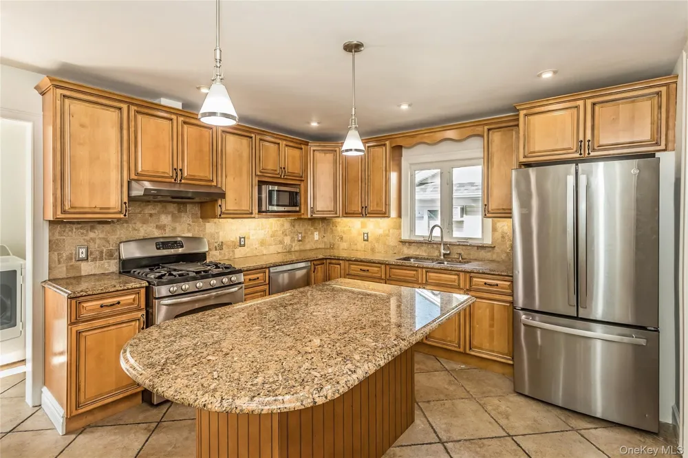 104 Sheridan Avenue Williston Park, NY 11596