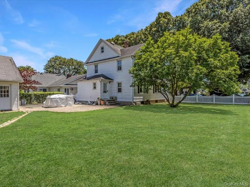104 Sheridan Avenue Williston Park, NY 11596