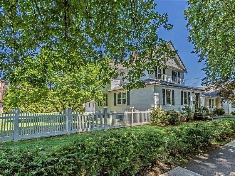 104 Sheridan Avenue Williston Park, NY 11596