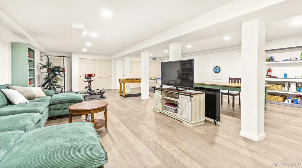 370 S Country Road Brookhaven, NY 11719