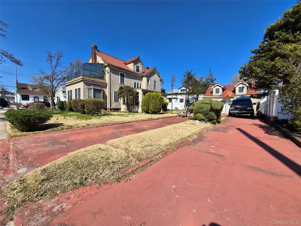 19404 110th Road Saint Albans, NY 11412